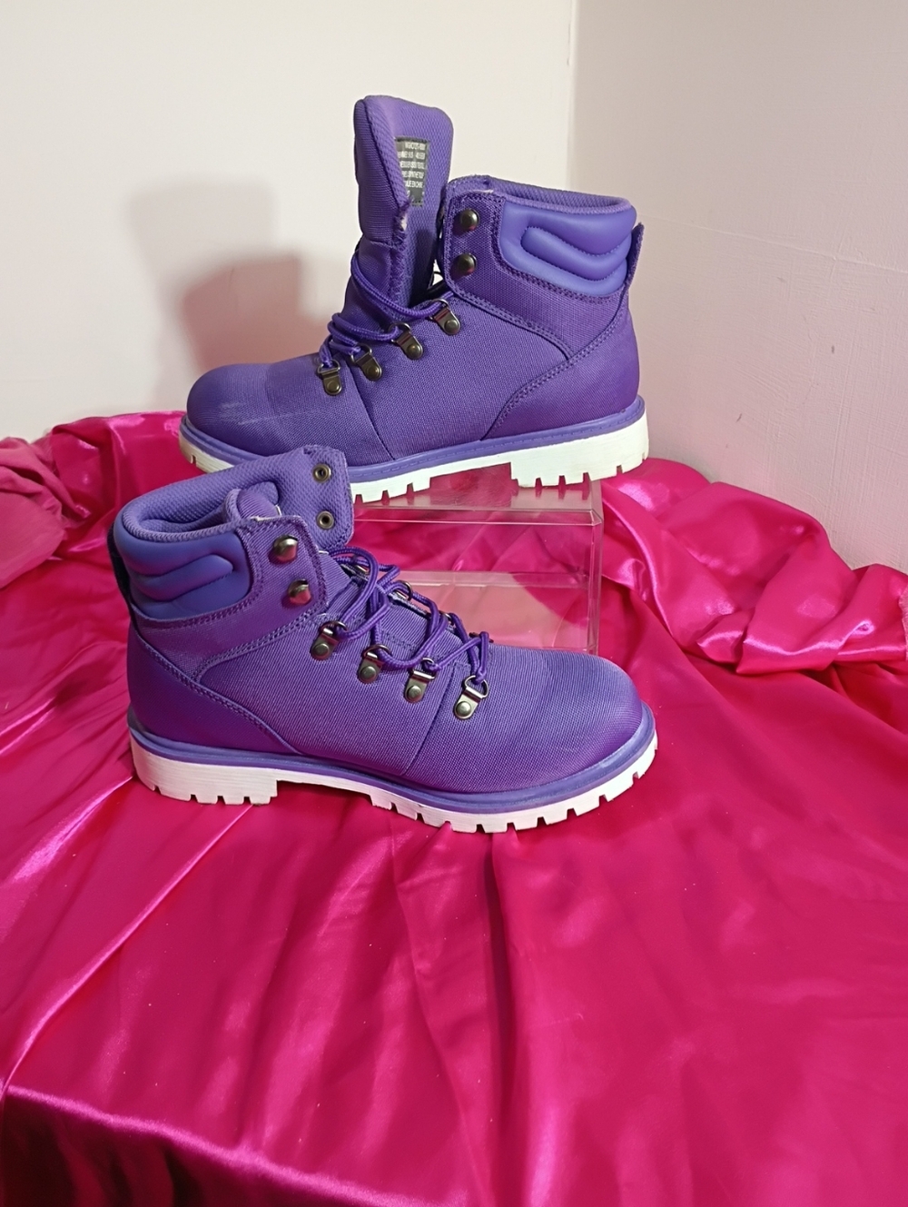 Lugz Women's SZ 9 Grotto II Boot, purple/white. Condition is Pre-owned - Good.